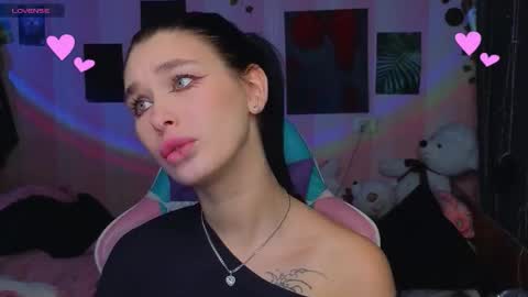 Snapshot of mella_freya chatting on September 15, 10:11 pm Freya IM NONUDE online show from September 15, 10:11 pm