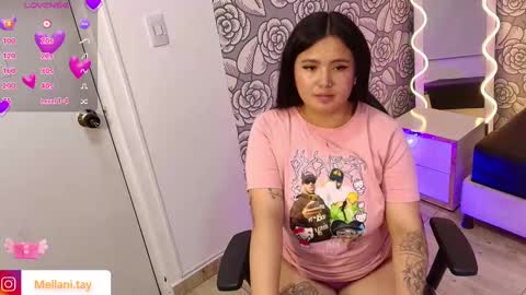 Snapshot of mellani_tay chatting on February 18, 6:04 am Mellani  online show from February 18, 6:04 am