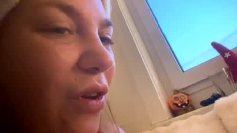 Snapshot of melli23 chatting on December 25, 7:03 am Melli online show from December 25, 7:03 am
