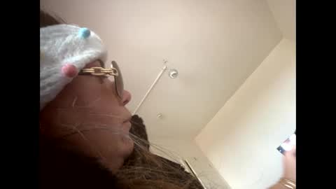 Snapshot of melli23 chatting on January 12, 11:39 am Melli online show from January 12, 11:39 am