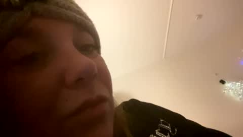 Snapshot of melli23 chatting on January 1, 10:24 pm Melli online show from January 1, 10:24 pm