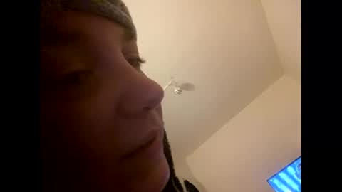 Snapshot of melli23 chatting on December 29, 12:52 am Melli online show from December 29, 12:52 am