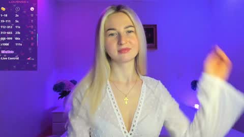 Snapshot of mellina_tey chatting on February 3, 9:50 pm Mellina online show from February 3, 9:50 pm