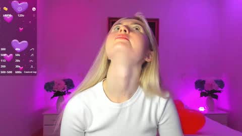 Snapshot of mellina_tey chatting on February 14, 9:21 pm Mellina online show from February 14, 9:21 pm