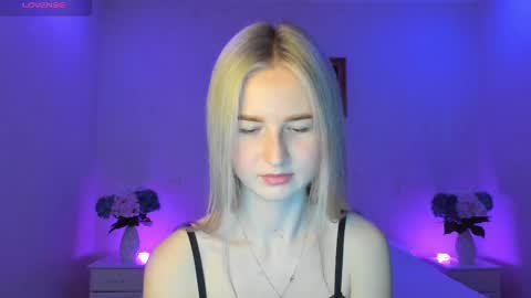 Snapshot of mellina_tey chatting on March 7, 8:00 pm Mellina online show from March 7, 8:00 pm