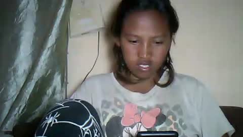 Snapshot of mellissia02 chatting on October 21, 2:27 am mellissa online show from October 21, 2:27 am