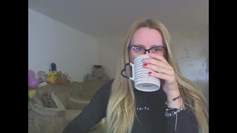 Melly online show from April 5, 6:32 am