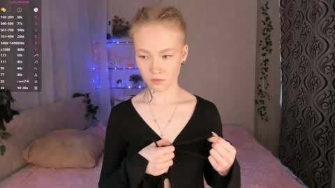 melodievejar online show from March 11, 4:59 am