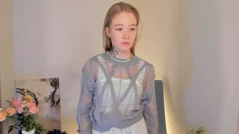 melodievejar online show from December 17, 5:03 am