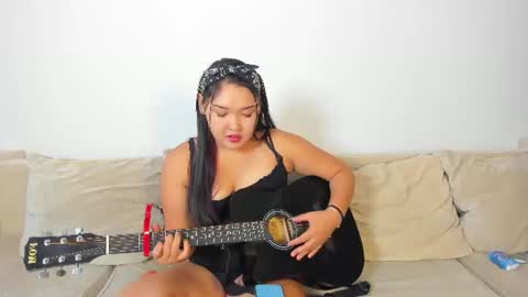 Mia online show from July 11, 8:06 am