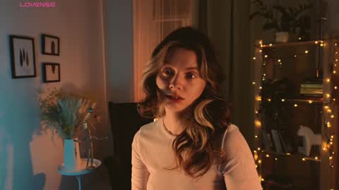 melody  online show from December 25, 2:56 pm