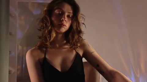 melody  online show from November 4, 4:30 pm