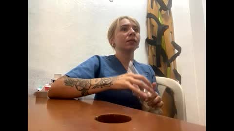 Snapshot of melodypetitex chatting on September 15, 3:46 pm sophia online show from September 15, 3:46 pm