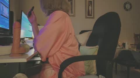 Melody online show from October 26, 10:27 am