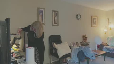 Melody online show from December 1, 6:17 pm