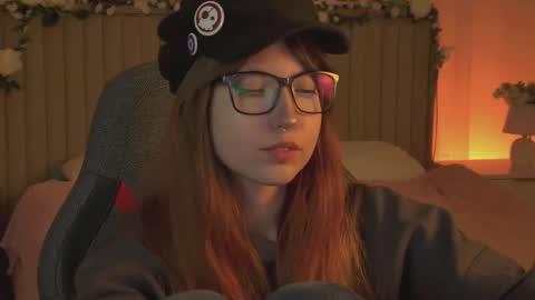 Mia online show from October 9, 3:50 pm