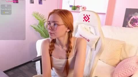 memymee_ online show from July 11, 1:54 am