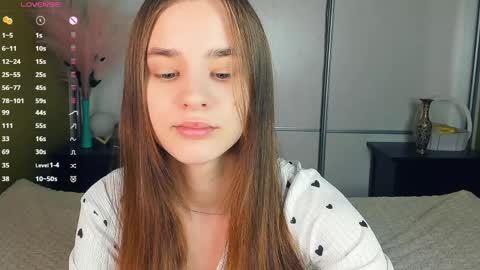 Julie online show from April 7, 10:50 am