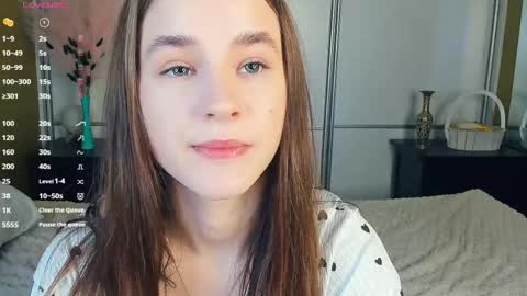 Julie online show from April 17, 6:16 am