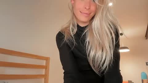 mer_kel online show from April 16, 12:11 am