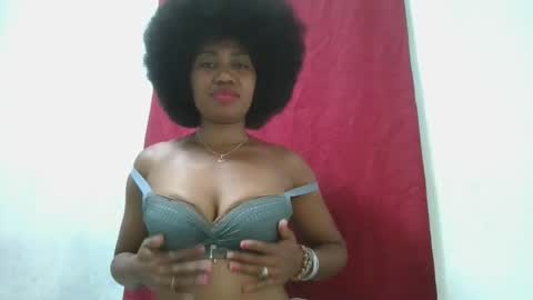 Snapshot of meraldaaaa chatting on October 8, 7:31 pm meraldaaaa online show from October 8, 7:31 pm