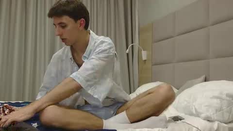 Mark online show from March 1, 2:32 pm