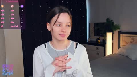 Snapshot of meryldell chatting on March 8, 7:05 am Lollita online show from March 8, 7:05 am