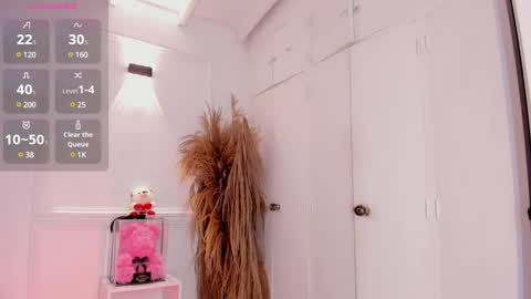    online show from December 6, 6:22 pm