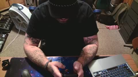 metalhead18787 online show from August 6, 10:13 am