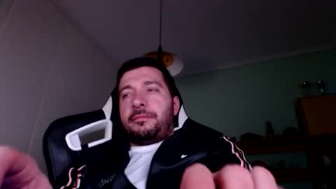 Snapshot of metalic18 chatting on September 18, 8:24 pm FunnyTimeHere online show from September 18, 8:24 pm