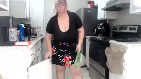 Mommy Jaxx online show from December 12, 5:59 pm