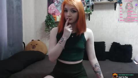 Snapshot of mevis_li chatting on October 29, 2:57 am Mavis online show from October 29, 2:57 am