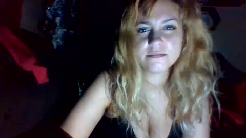 mezzy69 online show from October 7, 5:47 am