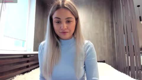 Mia online show from November 24, 3:16 am