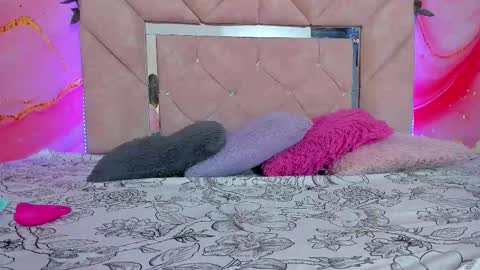 mia__blaze_ online show from December 15, 3:02 am