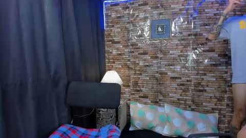 Snapshot of mia_and_vincentt chatting on March 5, 3:51 am Mia and vincentt model indepent online show from March 5, 3:51 am
