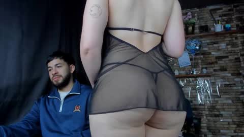 Snapshot of mia_and_vincentt chatting on October 3, 7:49 am Mia and vincentt model indepent online show from October 3, 7:49 am