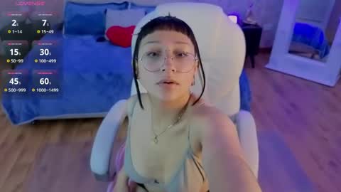 mia online show from June 4, 5:13 am