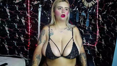 Snapshot of mia_boobs_19 chatting on October 5, 1:36 am mia Independent model Thanks to everyone for your support online show from October 5, 1:36 am
