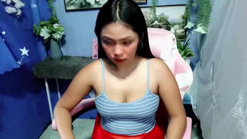 Mia online show from December 4, 1:49 am