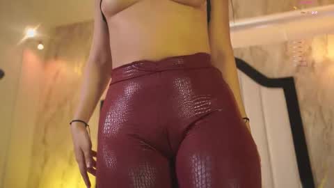 Anna online show from December 18, 7:09 pm