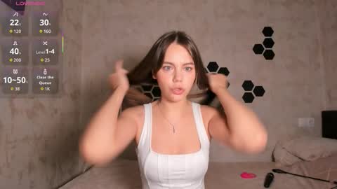 Mia  next stream Thursday 1400 UTC1 Friday 1400 UTC1 online show from December 1, 2:04 pm