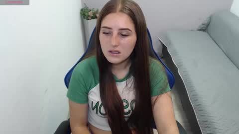 Snapshot of mia_diaz1 chatting on October 15, 1:45 pm Mia online show from October 15, 1:45 pm