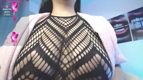 Mia online show from September 27, 10:24 am