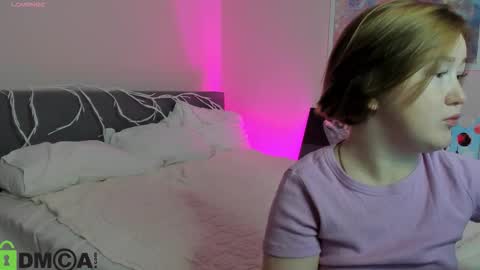 Mia online show from October 19, 2:27 am