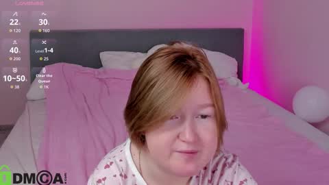 Mia online show from November 15, 3:19 am