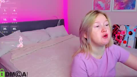 Mia online show from October 14, 2:47 am