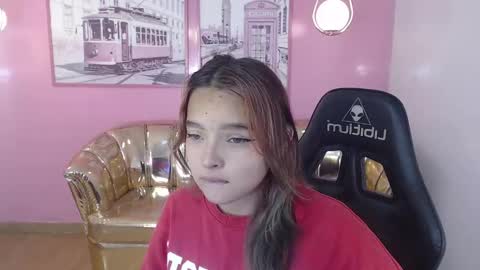 Snapshot of mia_foster_t chatting on October 5, 12:35 pm Mia online show from October 5, 12:35 pm