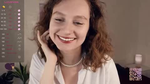 Snapshot of mia_frizz chatting on September 22, 2:10 pm Mia online show from September 22, 2:10 pm