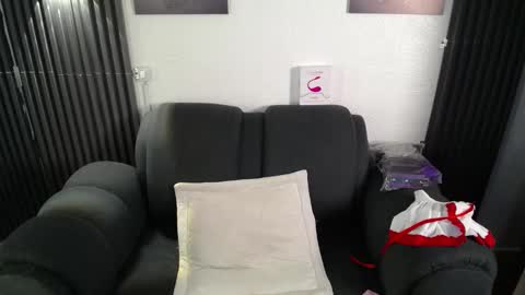 Snapshot of mia_garcia28 chatting on October 2, 9:02 pm mia_garcia28 online show from October 2, 9:02 pm